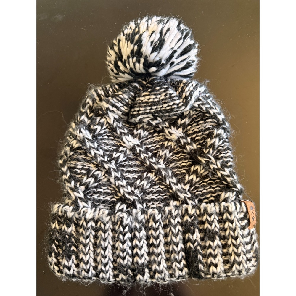 Free Country Women's Marled Black & White Chunky Cable Knit Pom Beanie